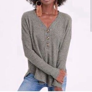 American Eagle Outfitters Gray Knit Top